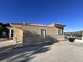 Maravillosa Villa con Piscina y Vistas a la Montaña en Petrer in Pinoso Villas