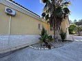 Maravillosa Villa con Piscina y Vistas a la Montaña en Petrer in Pinoso Villas