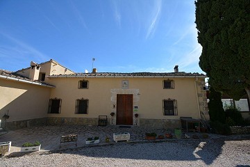 Landhuis met 7 slaapkamers