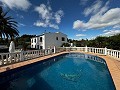 Preciosa casa de campo de 7 dormitorios y 3 baños con piscina privada en Sax in Pinoso Villas