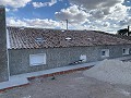 Bodega Reformada con 4 Dormitorios, 3 Baños y Piscina in Pinoso Villas