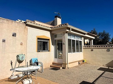 Belle villa de 3 chambres et 2 salles de bains avec piscine