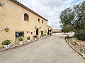 Preciosa casa rústica con piscina y bar in Pinoso Villas