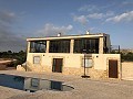 Beautiful Villa ready to move in to with Guest house and Pool in Pinoso Villas