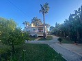 Superbe villa de 5 chambres et 3 salles de bains avec piscine et court de tennis. in Pinoso Villas