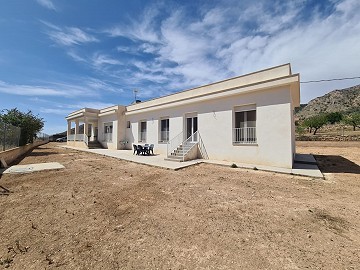 Mooie villa met 3 slaapkamers en 2 badkamers met uitzicht op de bergen