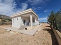 Mooie villa met 3 slaapkamers en 2 badkamers met uitzicht op de bergen in Pinoso Villas