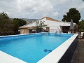 Villa avec 3 chambres, maison d'amis, piscine et garage in Pinoso Villas