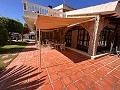 Wunderschöne Villa mit 5 Schlafzimmern und 5 Bädern in Pena de Las Aguilas,Elche in Pinoso Villas