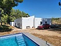 4 Bed Villa with modernised facia and pool in Pinoso Villas