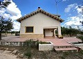 4 Bed Villa with Pool only 500 metres walk to the town of Sax  in Pinoso Villas