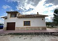 4 Bed Villa with Pool only 500 metres walk to the town of Sax  in Pinoso Villas