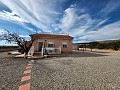 Mooie villa met 1/2 slaapkamers en hut in Pinoso Villas