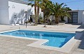 Beeindruckendes Stadthaus in einem kleinen Dorf mit großer Bodega und Pool in Pinoso Villas