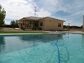 Spectaculaire villa de 3 chambres et 2 salles de bain avec piscine in Pinoso Villas