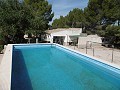 Villa de 4 chambres avec piscine dans un cadre naturel. in Pinoso Villas