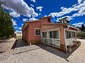 Magnifica villa con piscina en Hondon De Los Frailes in Pinoso Villas