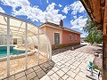 Magnifica villa con piscina en Hondon De Los Frailes in Pinoso Villas