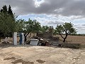 Landhuis met 4 slaapkamers, garage en zwembad in Pinoso Villas