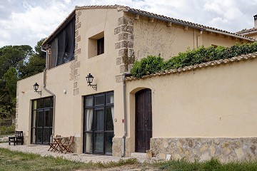 Finca met 7 slaapkamers en 8 badkamers in Alcoy