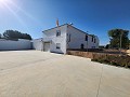 7 Bedroom country house with 9 x 4 pool and outbuildings in Pinoso Villas