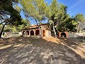 LANDHAUS mit 2 zusätzlichen Baugrundstücken in Pinoso Villas