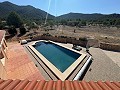 Retiro de montaña de 5 dormitorios en Biar, terreno de 38.000 m2 in Pinoso Villas