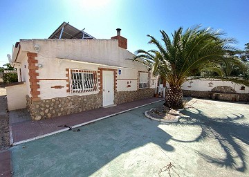 Villa in Salinas mit privatem Pool und Grundstück mit Olivenbäumen