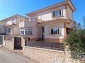 Increíble Villa de 3 Dormitorios y 2 Baños en El Reloj Fortuna con Piscina Privada in Pinoso Villas