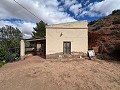 Maison de campagne à Pinoso avec 2 chambres troglodytes in Pinoso Villas